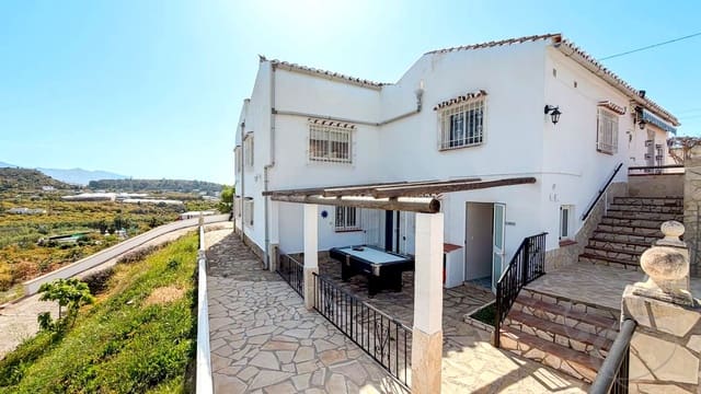 5 Zimmer Villa zu verkaufen in Nueva Nerja, Nerja mit Pool - 1.099.000 € (Ref: 9829923)
