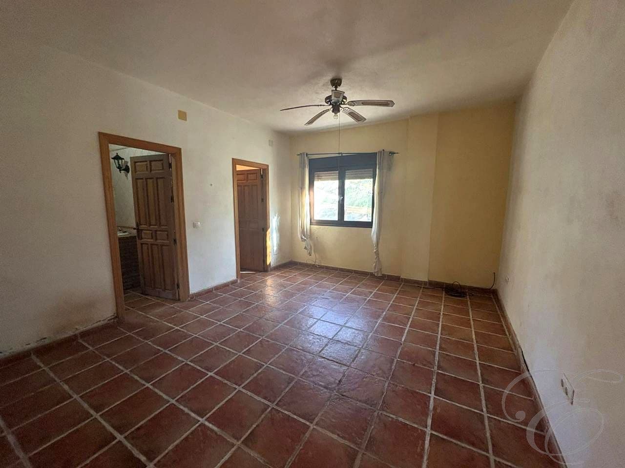 3 bedroom Finca/Country House for sale in Riogordo - € 240,000 (Ref: 9830220)