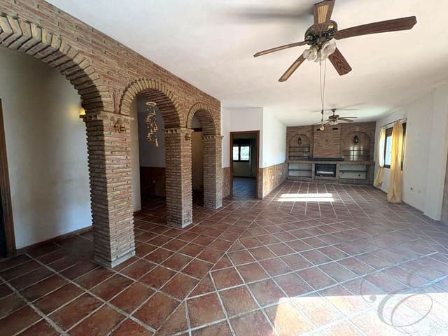 3 soveværelse Finca/Landehus til salg i Riogordo - € 240.000 (Ref: 9830220)