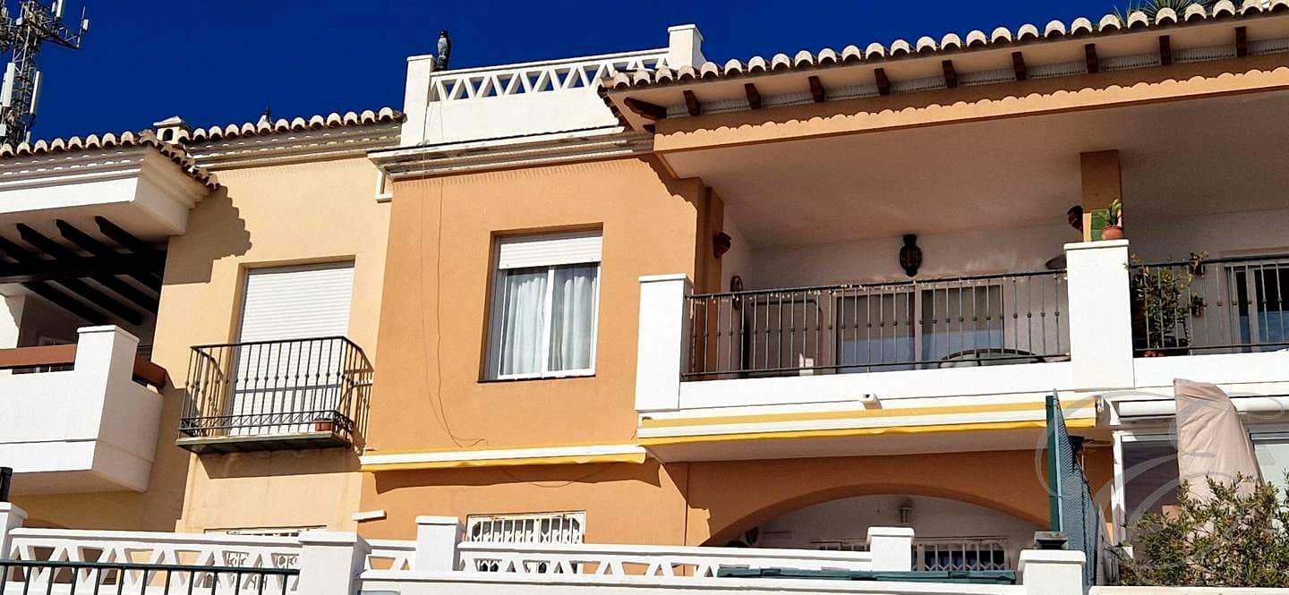 Piso de 2 habitaciones en Torrox en venta con garaje - 350.000 € (Ref: 9832994)