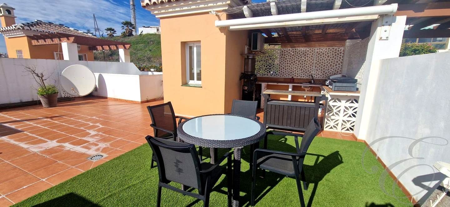 Piso de 2 habitaciones en Torrox en venta con garaje - 350.000 € (Ref: 9832994)