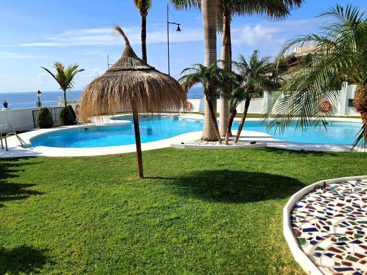 Piso de 2 habitaciones en Torrox en venta con garaje - 350.000 € (Ref: 9832994)