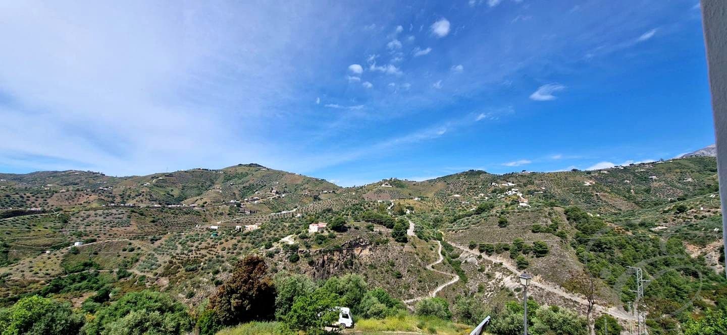 3 bedroom Villa for sale in Canillas de Albaida with garage - € 249,500 (Ref: 9844428)