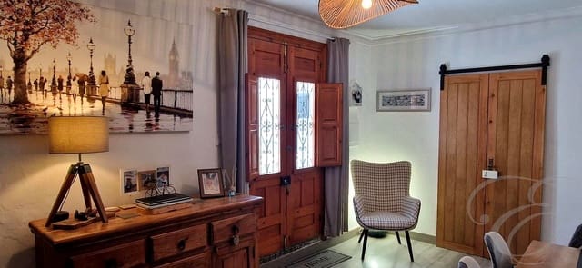 3 soveværelse Villa til salg i Canillas de Albaida med garage - € 249.500 (Ref: 9844428)
