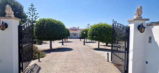 Chalet de 3 habitaciones en Viñuela en venta con piscina garaje - 590.000 € (Ref: 9866117)