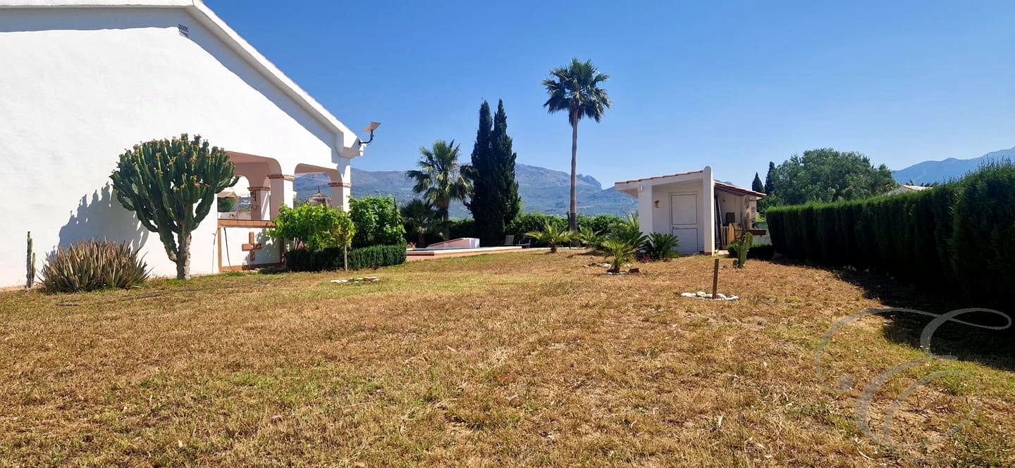 3 bedroom Villa for sale in Vinuela with pool garage - € 590,000 (Ref: 9866117)