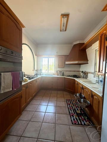 3 slaapkamer Finca/Landhuis te koop in Algarrobo met zwembad garage - € 550.000 (Ref: 9872569)