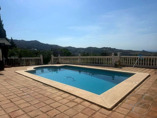 3 slaapkamer Finca/Landhuis te koop in Algarrobo met zwembad garage - € 550.000 (Ref: 9872569)