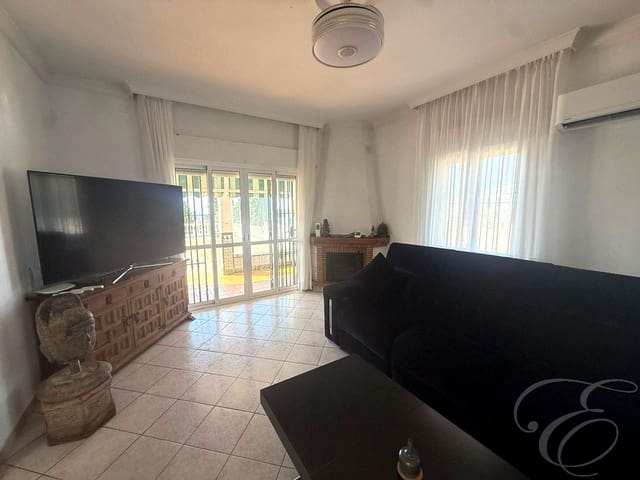 3 slaapkamer Finca/Landhuis te koop in Algarrobo met zwembad garage - € 550.000 (Ref: 9872569)