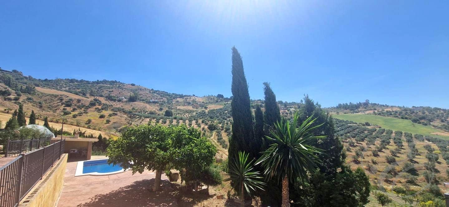 4 bedroom Finca/Country House for sale in Villanueva de la Concepcion with pool garage - € 287,000 (Ref: 9891106)