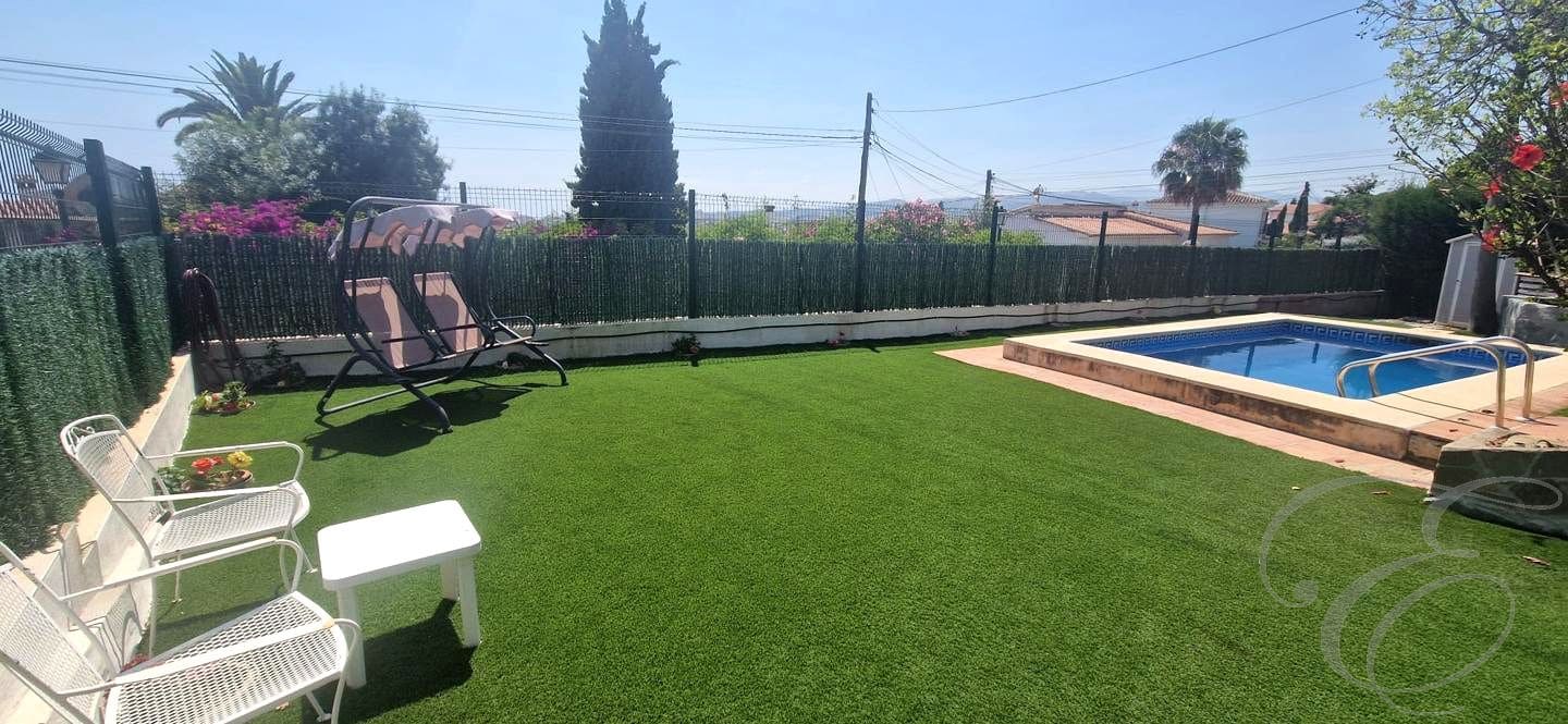3 Zimmer Villa zu verkaufen in Caleta de Velez mit Pool Garage - 550.000 € (Ref: 9893108)