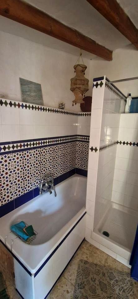 4 bedroom Villa for sale in Cajiz - € 195,000 (Ref: 9895398)