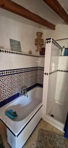 4 bedroom Villa for sale in Cajiz, Vélez-Málaga - € 195,000 (Ref: 9895398)