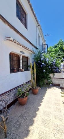 4 bedroom Villa for sale in Cajiz, Vélez-Málaga - € 195,000 (Ref: 9895398)
