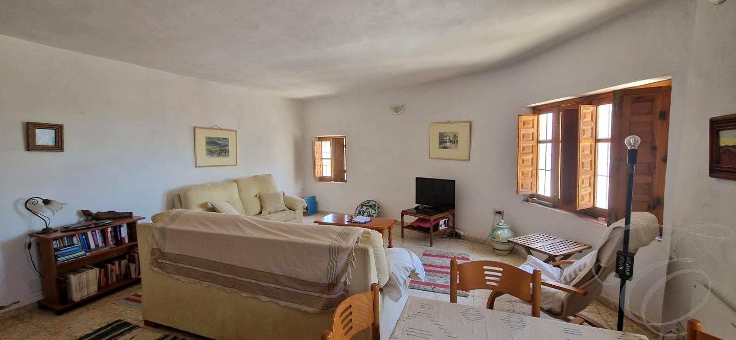 4 bedroom Villa for sale in Cajiz - € 195,000 (Ref: 9895398)