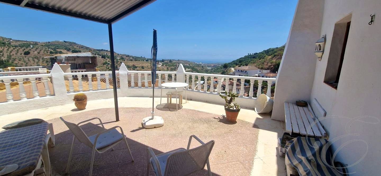 4 bedroom Villa for sale in Cajiz - € 195,000 (Ref: 9895398)