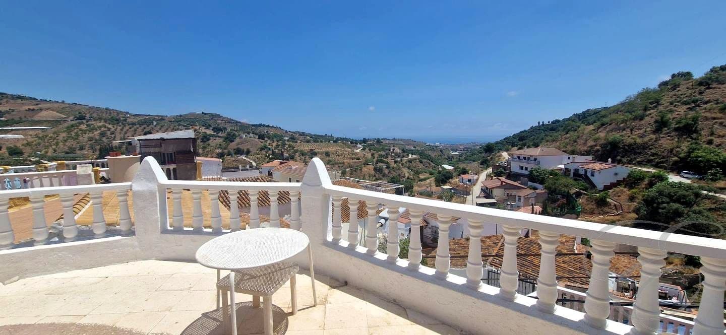 4 bedroom Villa for sale in Cajiz - € 195,000 (Ref: 9895398)