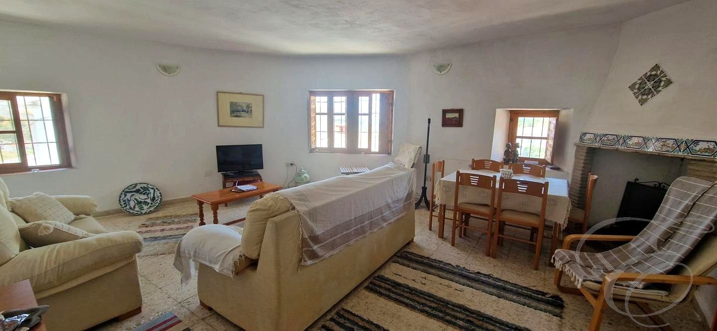 4 bedroom Villa for sale in Cajiz - € 195,000 (Ref: 9895398)