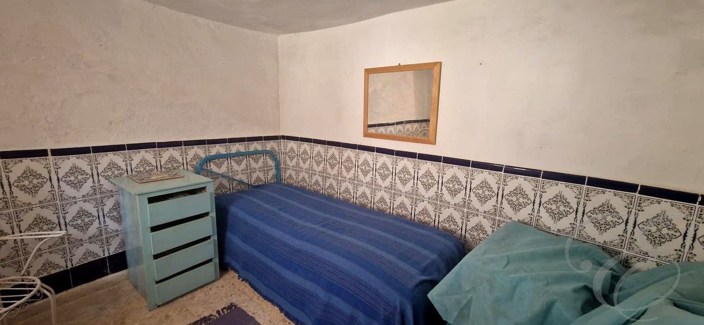 4 bedroom Villa for sale in Cajiz - € 195,000 (Ref: 9895398)