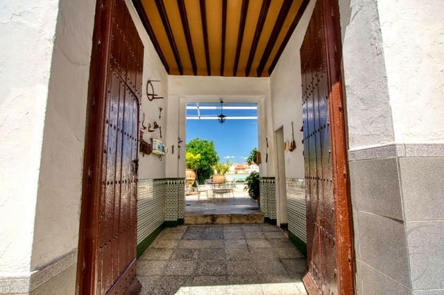 12 chambre Villa/Maison à vendre à Vélez-Málaga avec piscine - 1 100 000 € (Ref: 9897313)