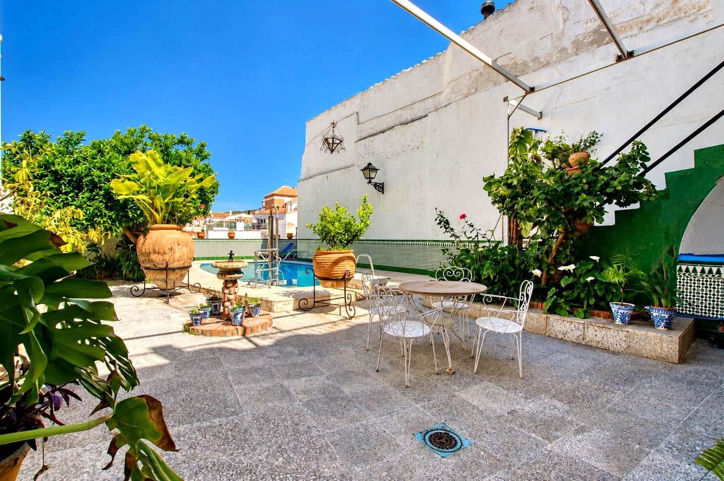12 Zimmer Villa zu verkaufen in Velez-Malaga mit Pool - 1.100.000 € (Ref: 9897313)