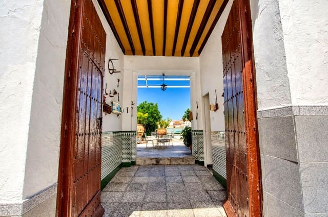 12 soveværelse Villa til salg i Vélez-Málaga med swimmingpool - € 1.100.000 (Ref: 9897313)