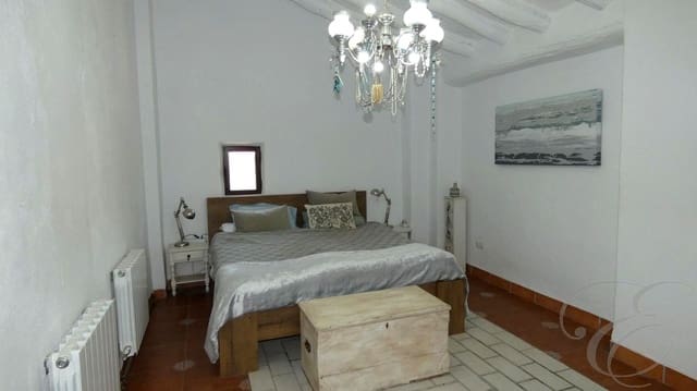 6 bedroom Finca/Country House for sale in Baza with pool - € 395,000 (Ref: 9902153)