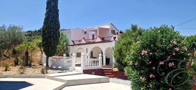 3 chambre Finca/Maison de Campagne à vendre à Comares avec piscine garage - 300 000 € (Ref: 9911893)