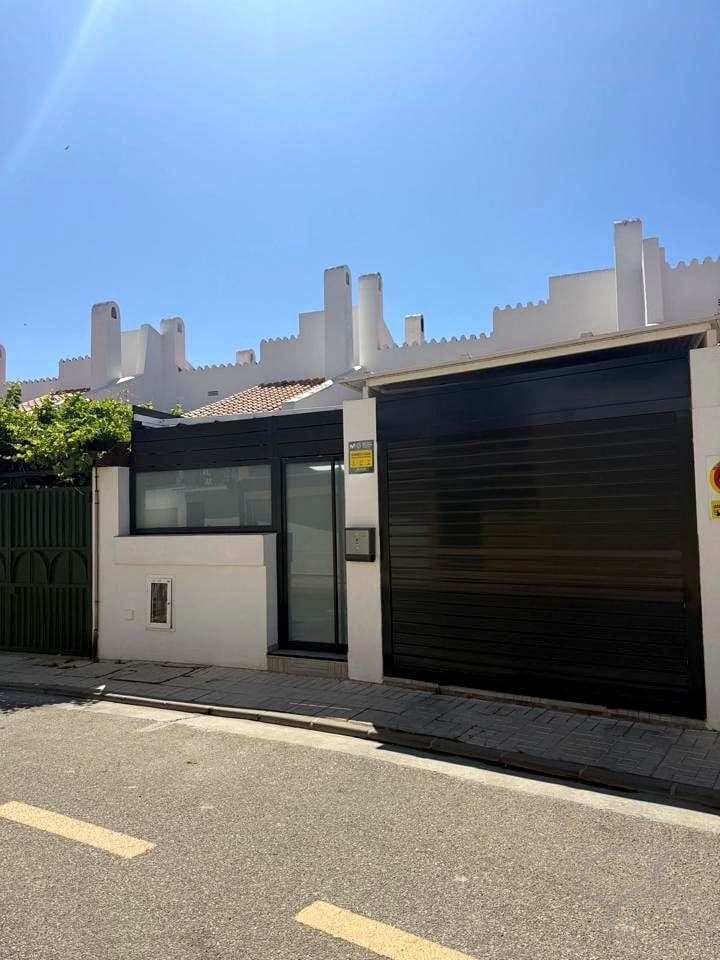 3 chambre Villa/Maison à vendre à Torre del Mar avec piscine - 445 000 € (Ref: 9914887)