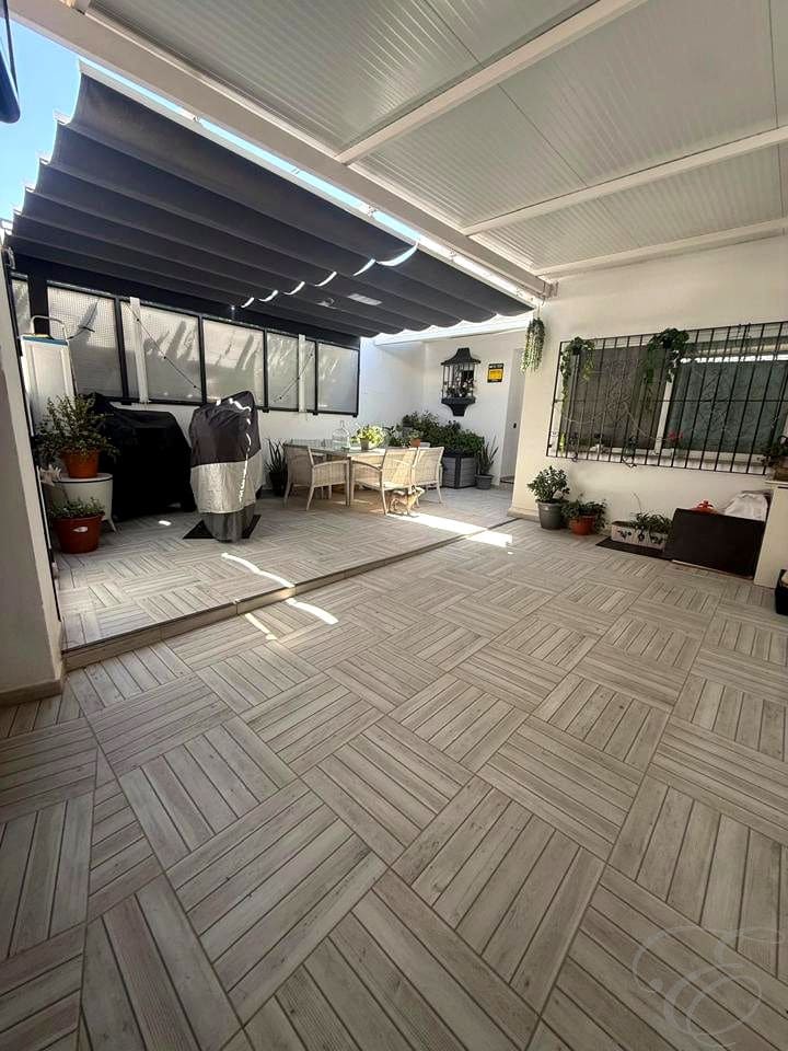 3 chambre Villa/Maison à vendre à Torre del Mar avec piscine - 445 000 € (Ref: 9914887)