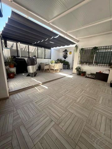 3 soveværelse Villa til salg i Torre del Mar, Vélez-Málaga med swimmingpool - € 445.000 (Ref: 9914887)