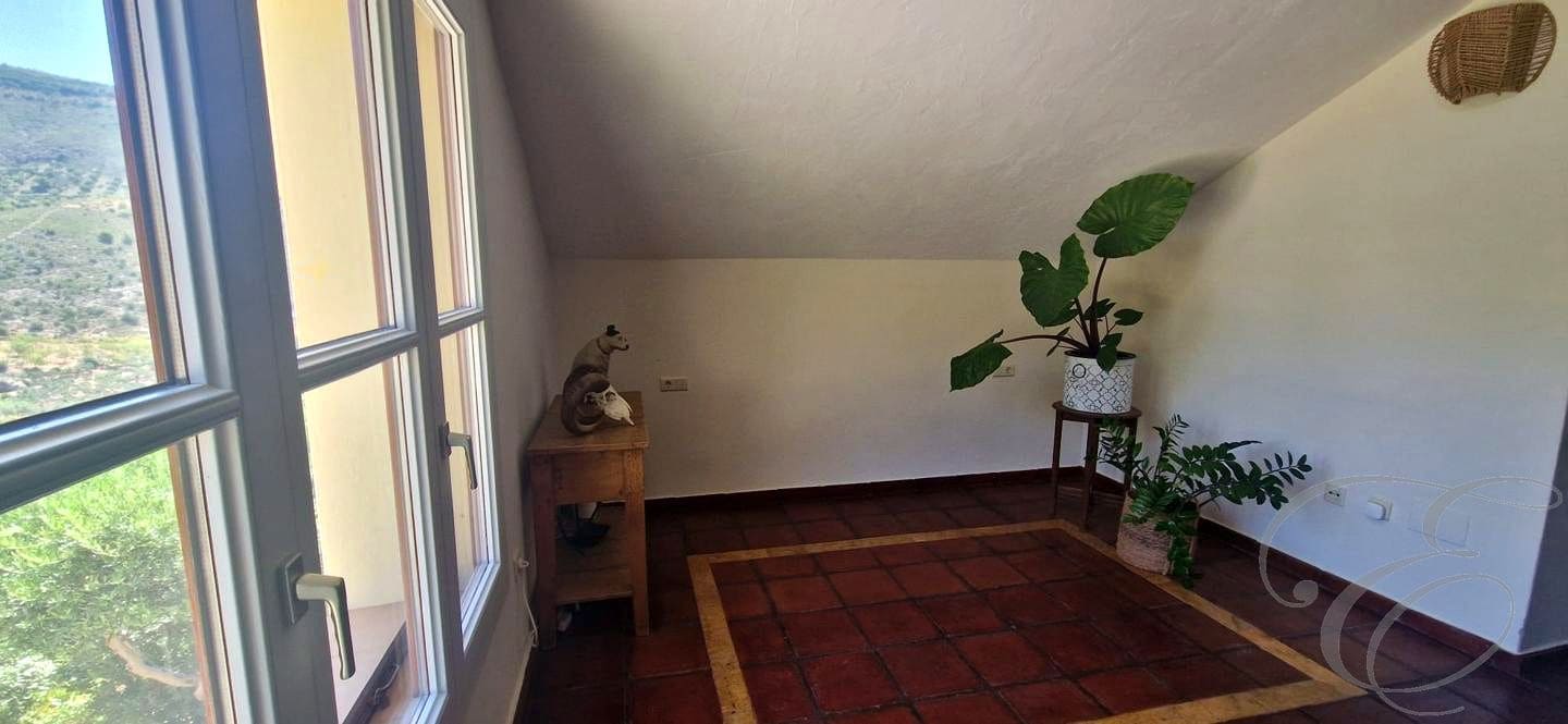 4 bedroom Finca/Country House for sale in Alcaucin with pool garage - € 499,000 (Ref: 9922853)