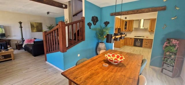4 soveværelse Finca/Landehus til salg i Alcaucín med swimmingpool garage - € 499.000 (Ref: 9922853)