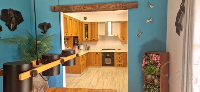 4 soveværelse Finca/Landehus til salg i Alcaucín med swimmingpool garage - € 499.000 (Ref: 9922853)