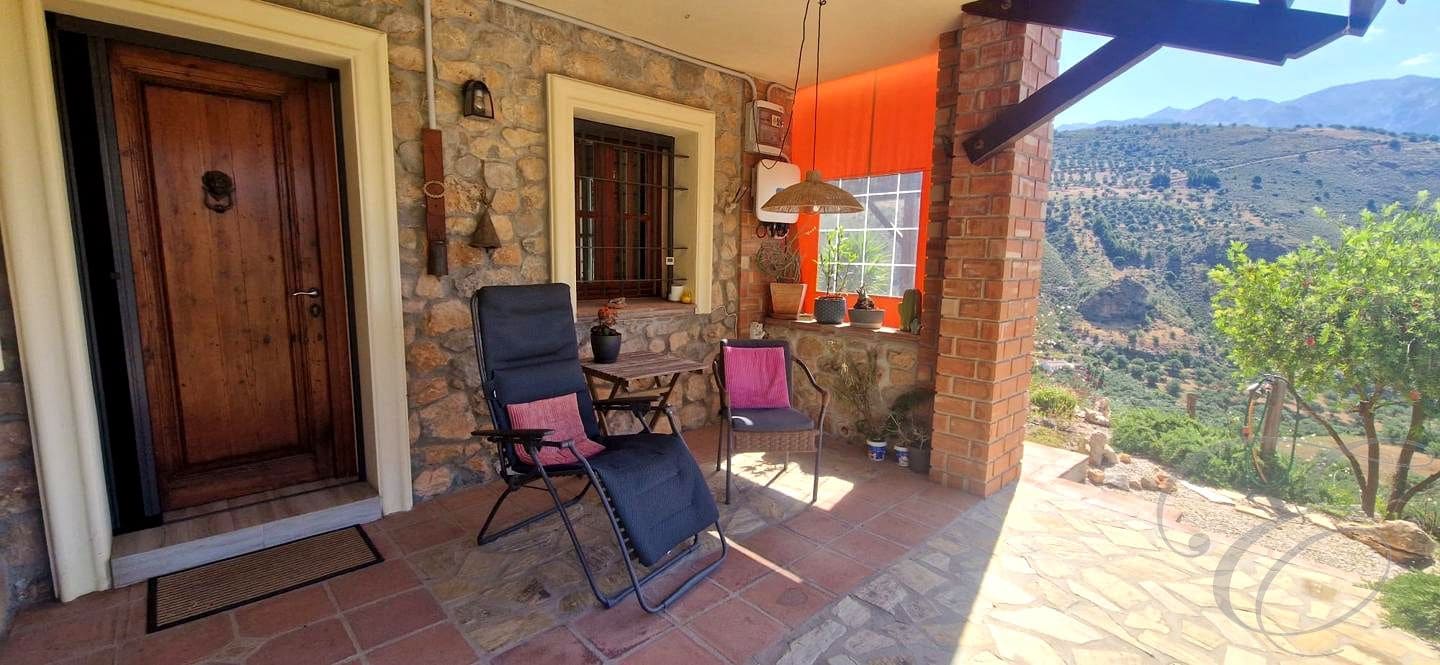 4 bedroom Finca/Country House for sale in Alcaucin with pool garage - € 499,000 (Ref: 9922853)