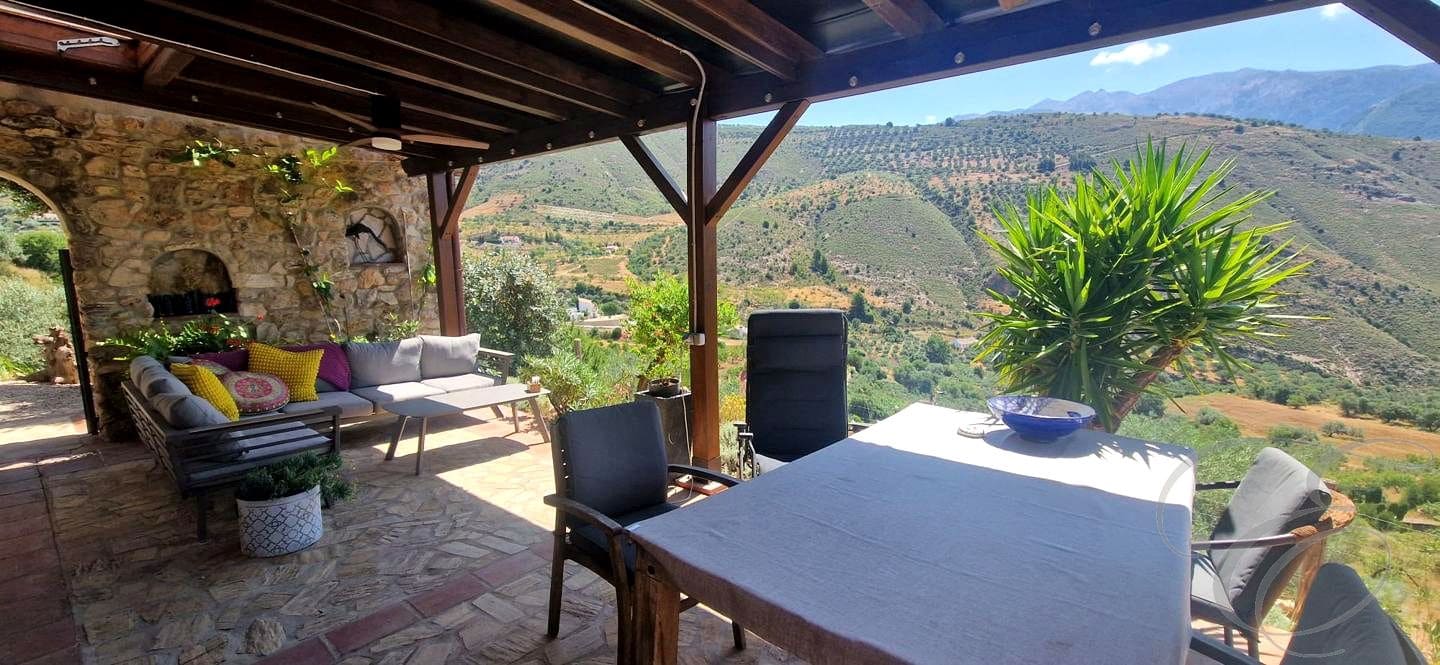 4 bedroom Finca/Country House for sale in Alcaucin with pool garage - € 499,000 (Ref: 9922853)