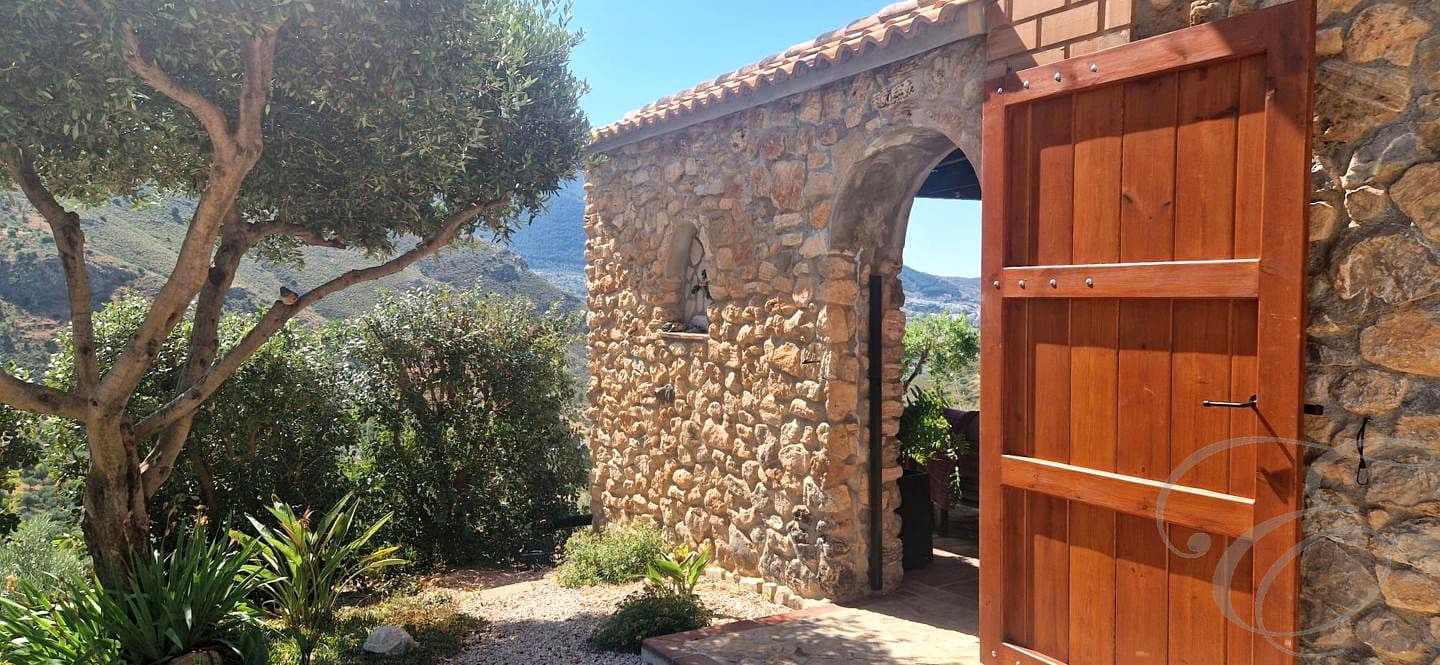 4 bedroom Finca/Country House for sale in Alcaucin with pool garage - € 499,000 (Ref: 9922853)