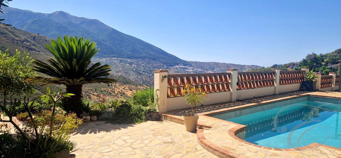 4 bedroom Finca/Country House for sale in Alcaucin with pool garage - € 499,000 (Ref: 9922853)