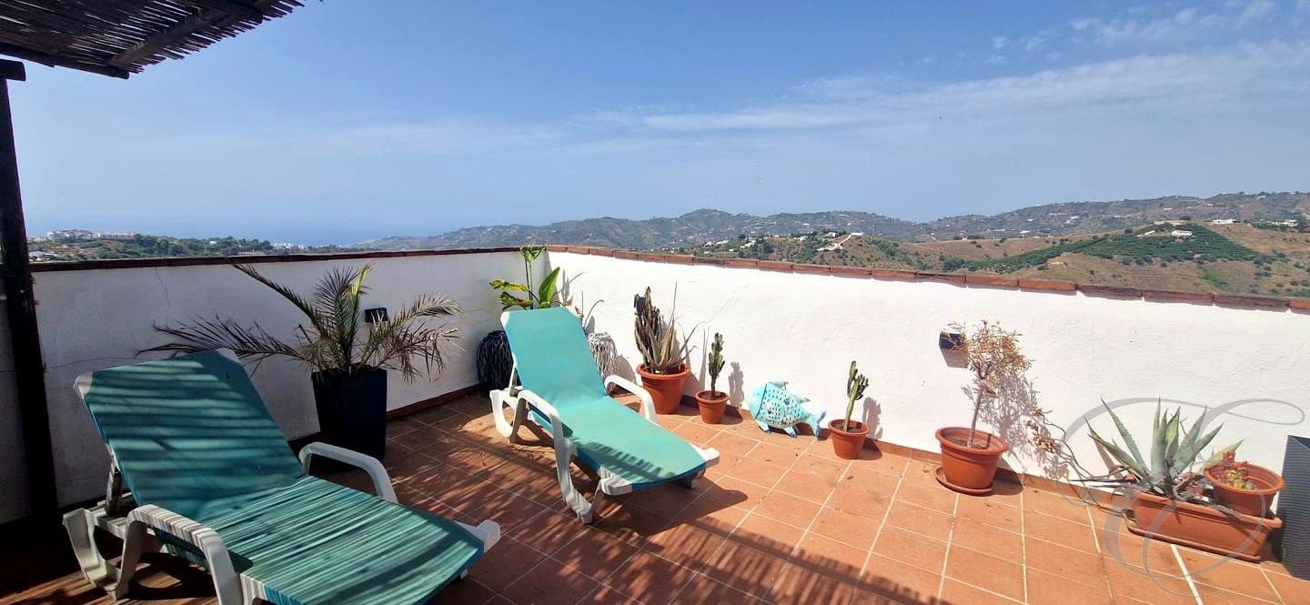 2 bedroom Flat for sale in Frigiliana with pool - € 349,000 (Ref: 9927932)