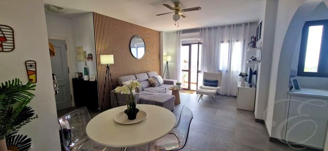 2 slaapkamer Flat te koop in Frigiliana met zwembad - € 349.000 (Ref: 9927932)