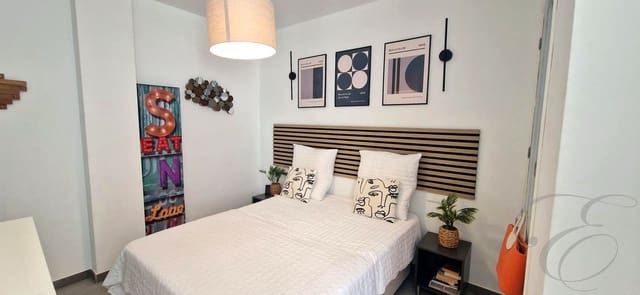 2 slaapkamer Flat te koop in Frigiliana met zwembad - € 349.000 (Ref: 9927932)
