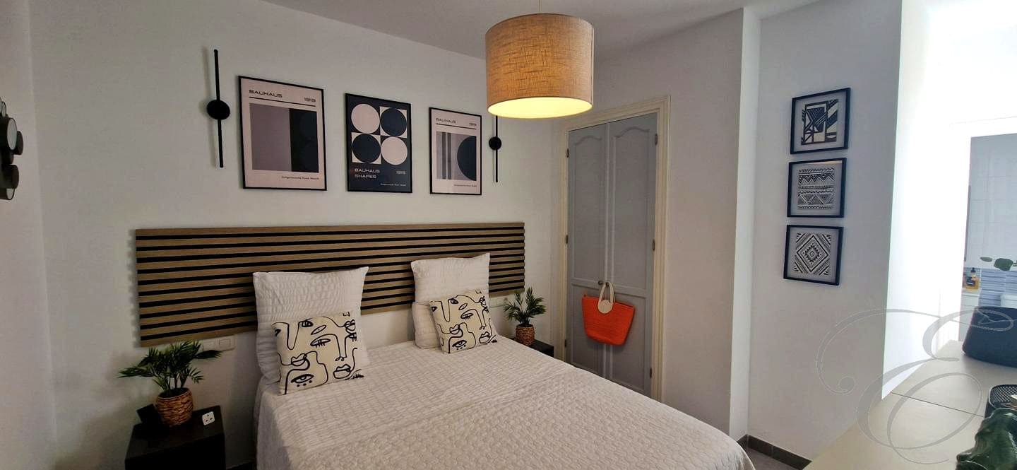 2 bedroom Flat for sale in Frigiliana with pool - € 349,000 (Ref: 9927932)