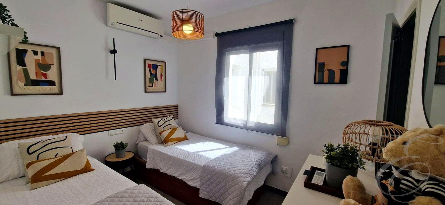 2 bedroom Flat for sale in Frigiliana with pool - € 349,000 (Ref: 9927932)