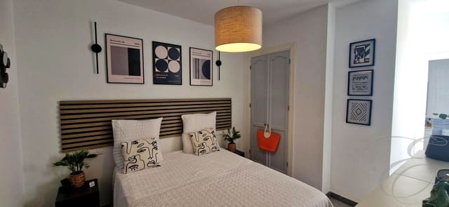 2 slaapkamer Flat te koop in Frigiliana met zwembad - € 349.000 (Ref: 9927932)