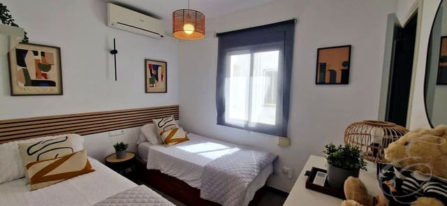 2 slaapkamer Flat te koop in Frigiliana met zwembad - € 349.000 (Ref: 9927932)