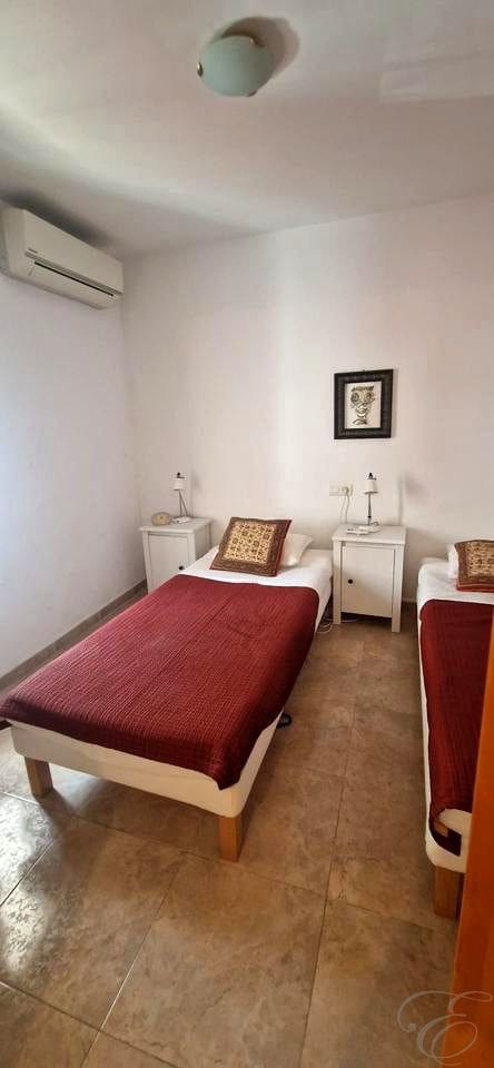 4 slaapkamer Villa te koop in Velez-Malaga - € 259.950 (Ref: 9928244)