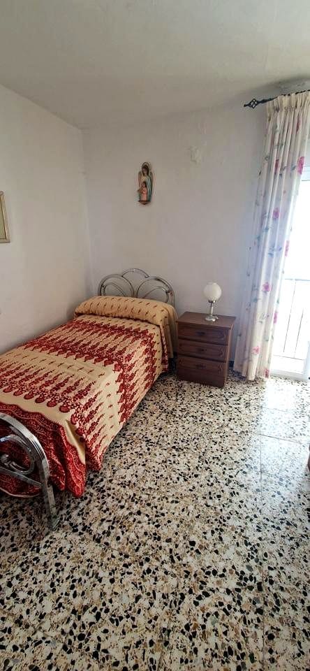 4 soveværelse Villa til salg i Competa - € 188.500 (Ref: 9928386)