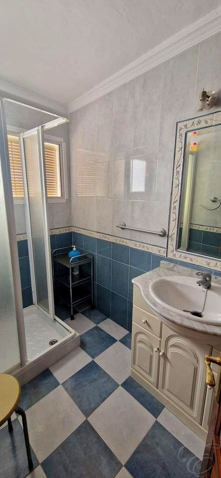 4 soveværelse Villa til salg i Competa - € 188.500 (Ref: 9928386)