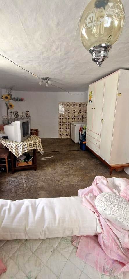 4 soveværelse Villa til salg i Competa - € 188.500 (Ref: 9928386)