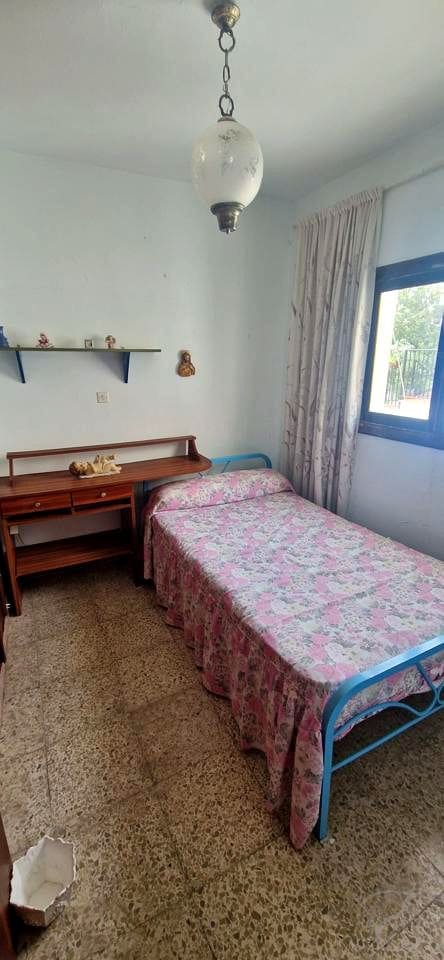 4 soveværelse Villa til salg i Competa - € 98.950 (Ref: 9932320)